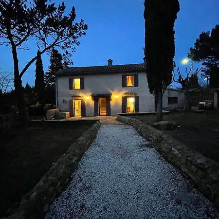 Maison De Charme Avec Jardin - Centre Village, Pont Du Gard 5 Min, Uzès