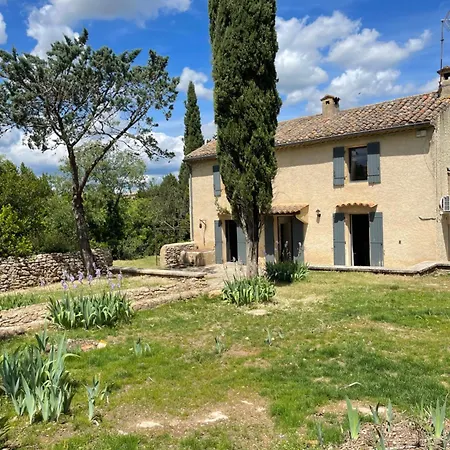 Holiday home Maison De Charme Avec Jardin - Centre Village, Pont Du Gard 5 Min, Uzes Vers Pont du Gard