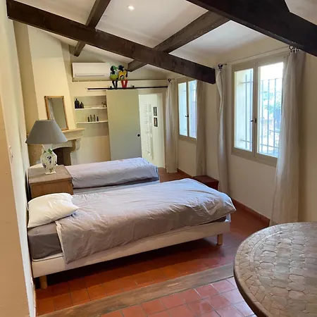 Holiday home Maison De Charme Avec Jardin - Centre Village, Pont Du Gard 5 Min, Uzes Vers Pont du Gard