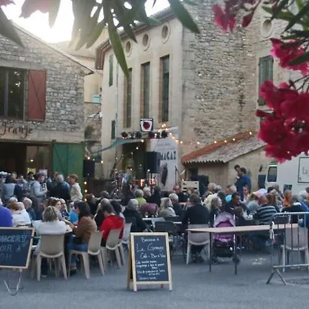Maison De Charme Avec Jardin - Centre Village, Pont Du Gard 5 Min, Uzes * Vers Pont du Gard